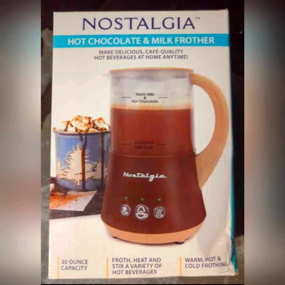 Nostalgia Hot Chocolate & Milk Frother - Brown
